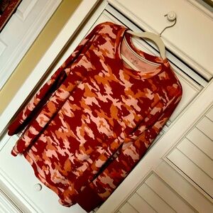 Wonderly, jersey knit, casual top!